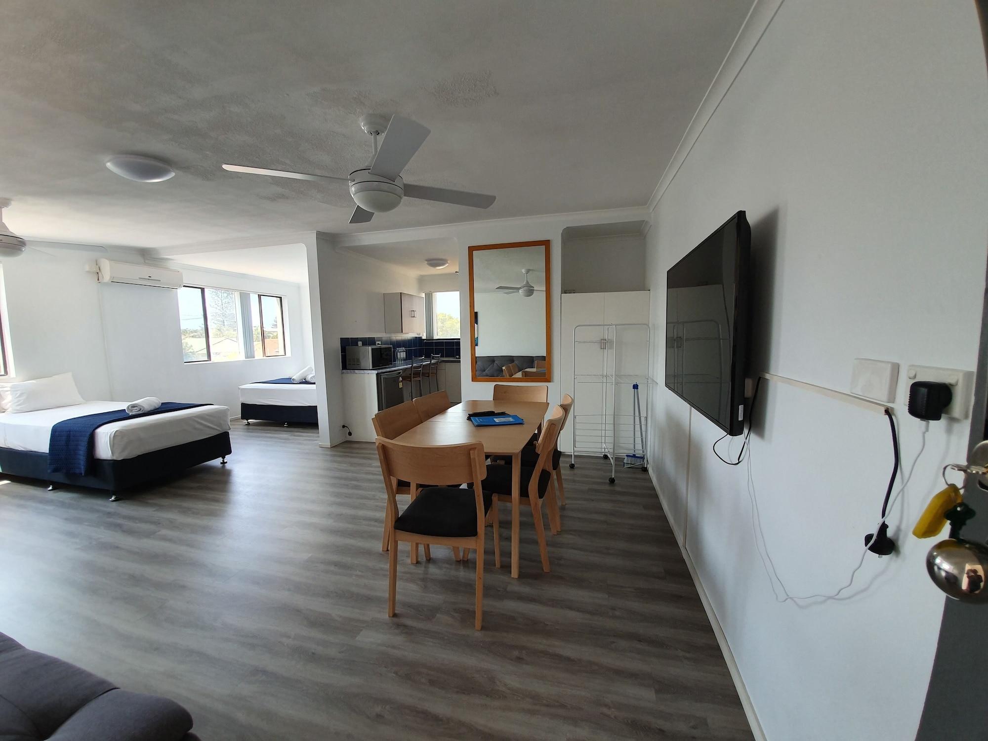 Montego Mermaid Beach Motel Голд-Кост Экстерьер фото