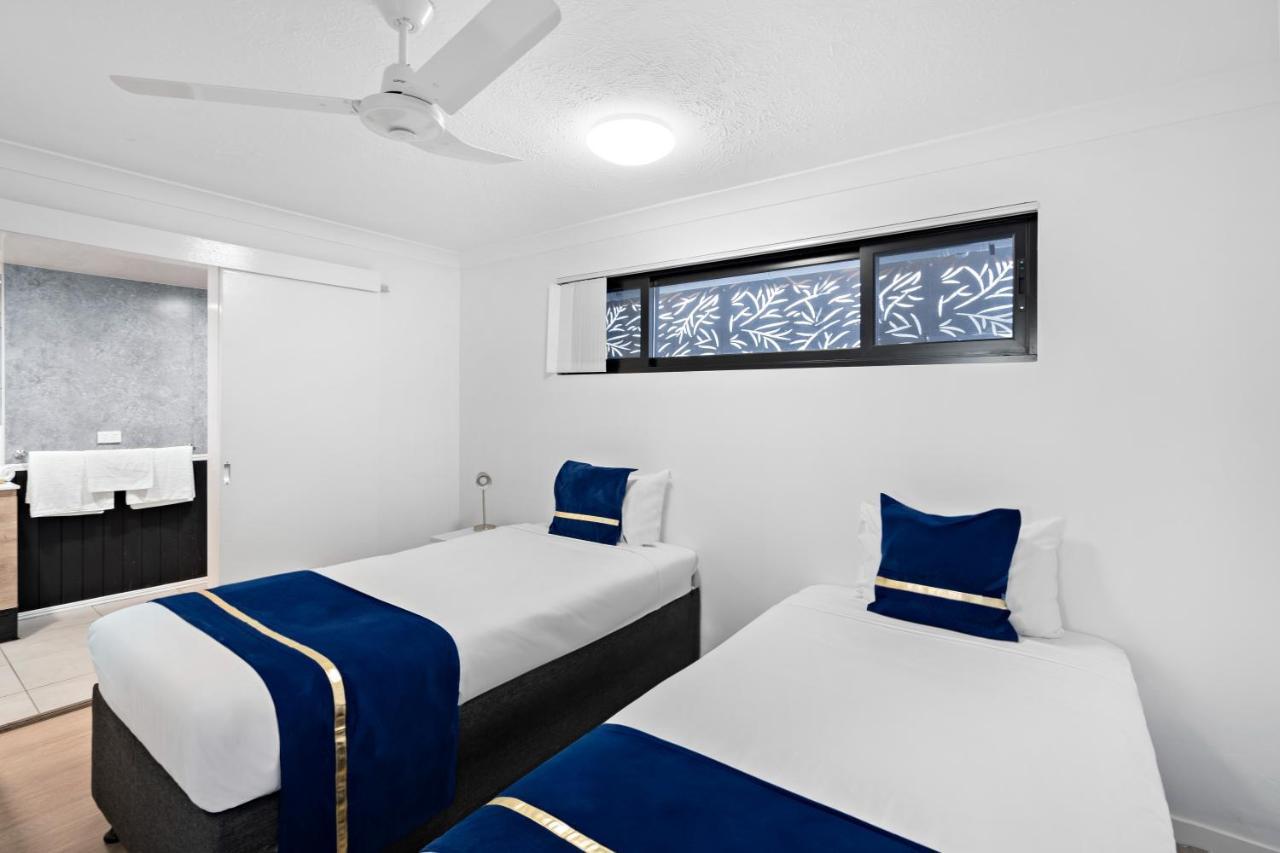 Montego Mermaid Beach Motel Голд-Кост Экстерьер фото