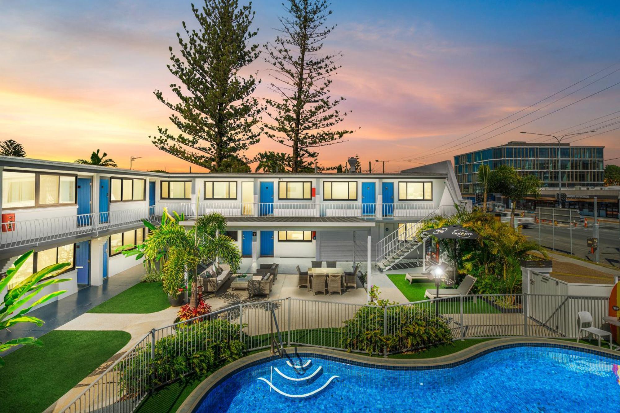 Montego Mermaid Beach Motel Голд-Кост Экстерьер фото