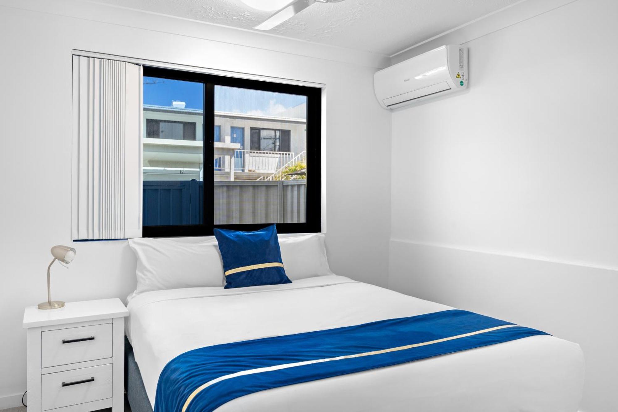 Montego Mermaid Beach Motel Голд-Кост Экстерьер фото