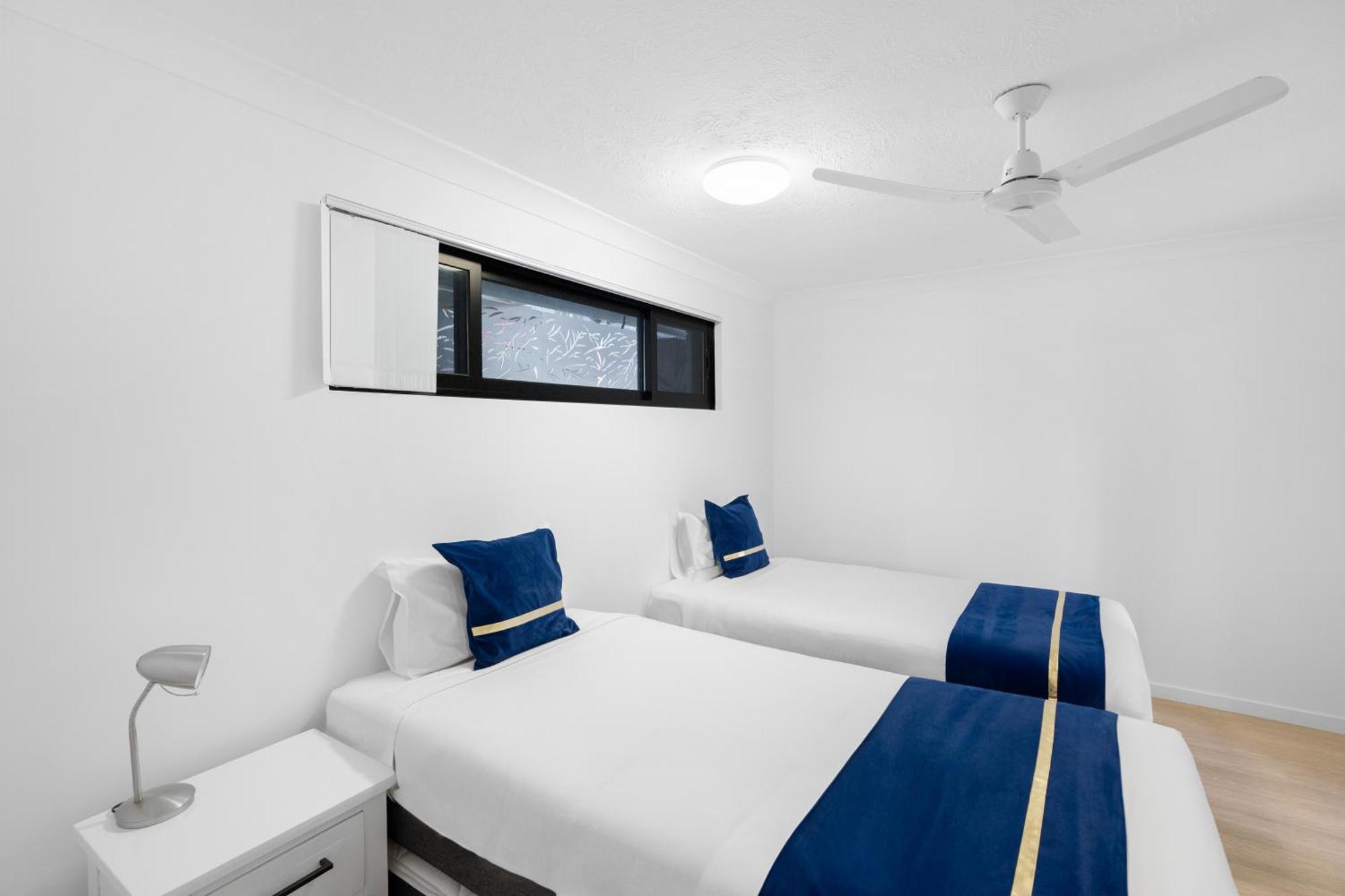 Montego Mermaid Beach Motel Голд-Кост Экстерьер фото