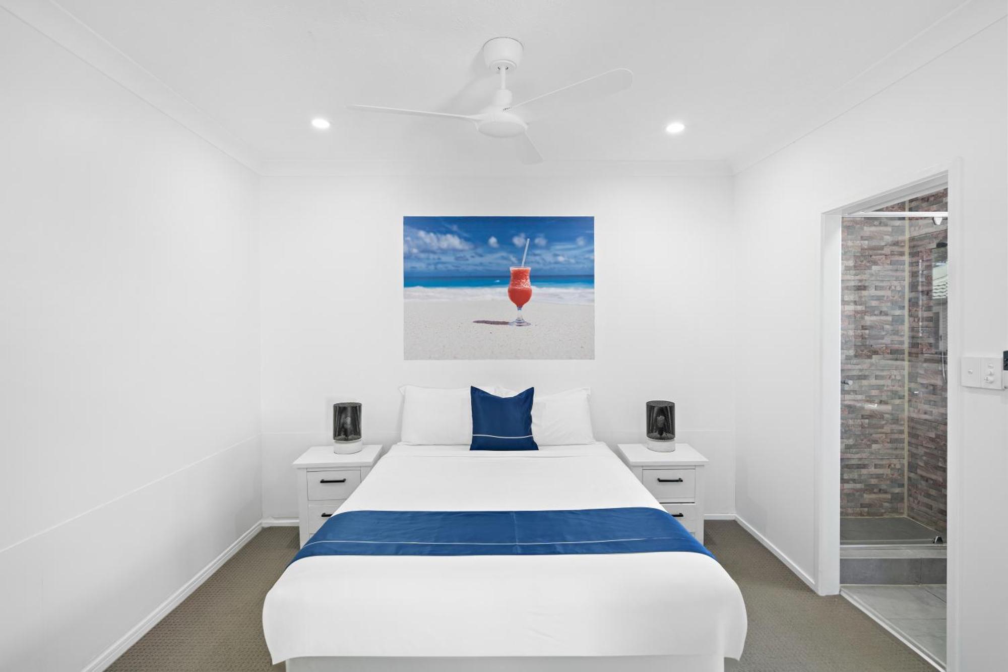 Montego Mermaid Beach Motel Голд-Кост Экстерьер фото