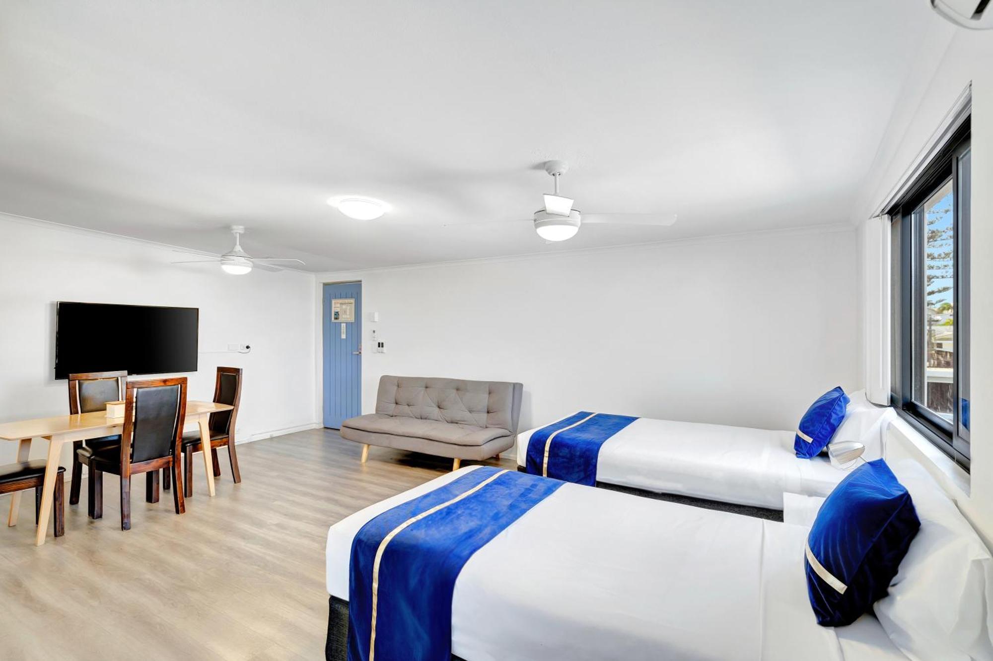 Montego Mermaid Beach Motel Голд-Кост Экстерьер фото