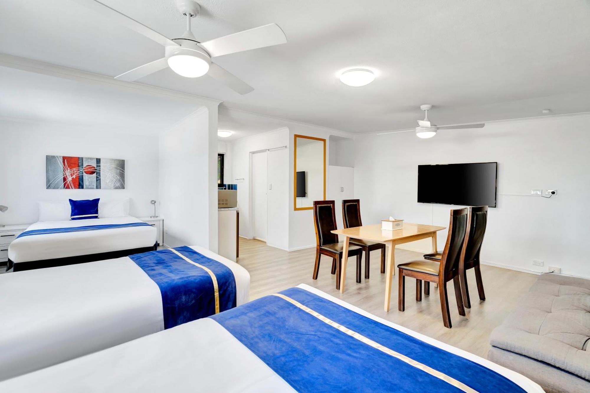 Montego Mermaid Beach Motel Голд-Кост Экстерьер фото