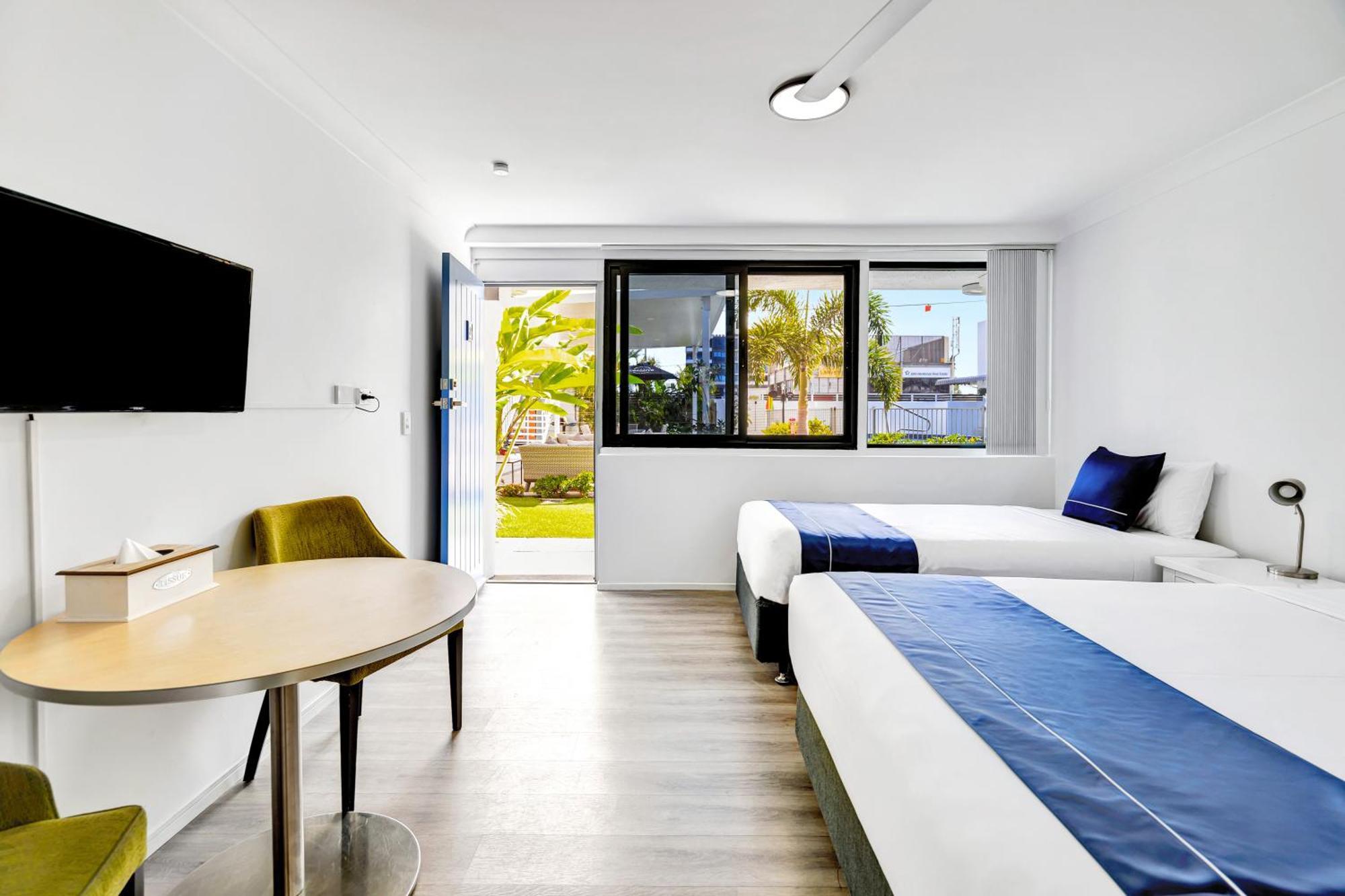 Montego Mermaid Beach Motel Голд-Кост Экстерьер фото
