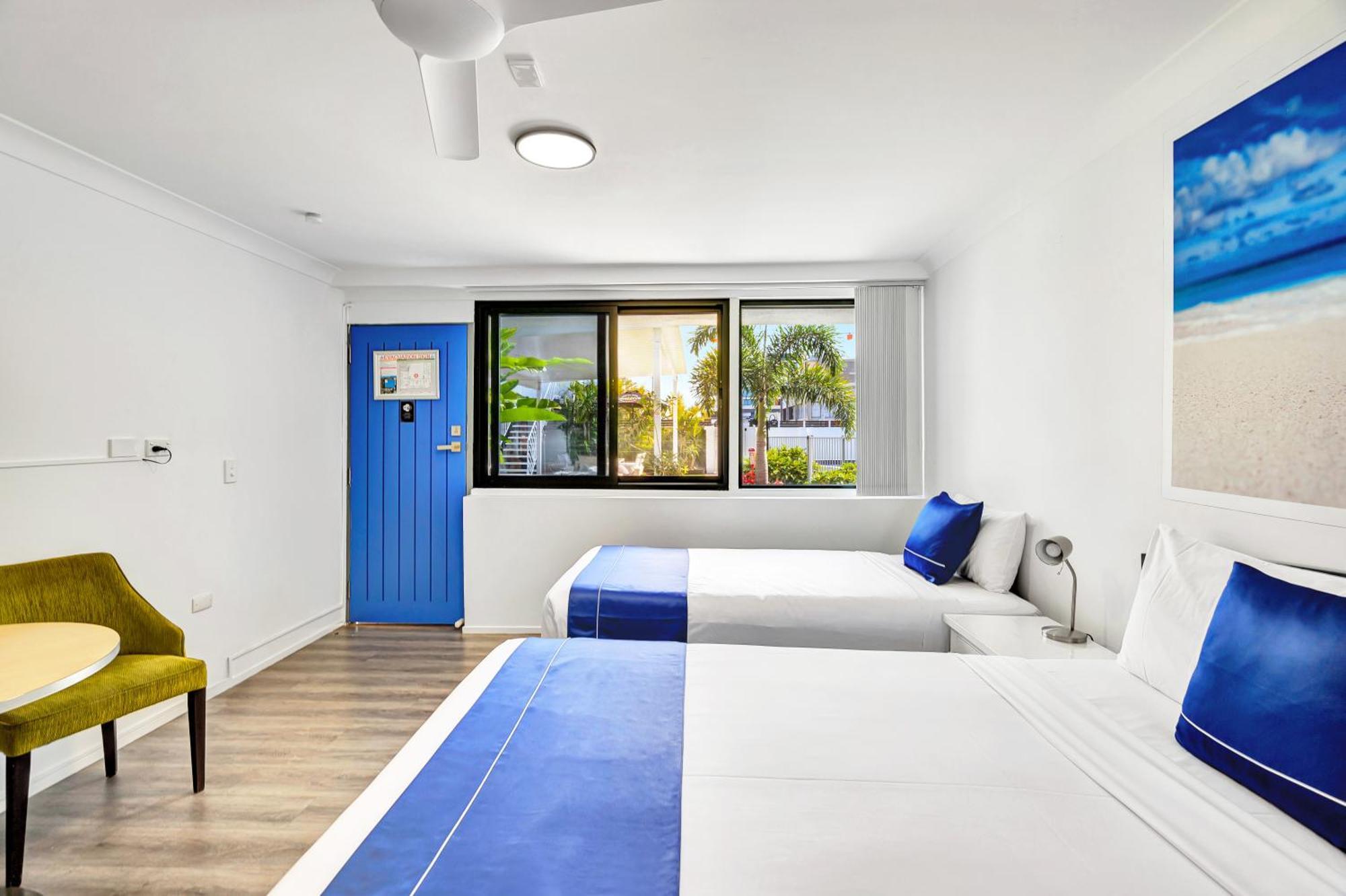 Montego Mermaid Beach Motel Голд-Кост Экстерьер фото